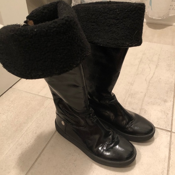 Michael Kors black patent leather boots - size 5 like new - Picture 2 of 3